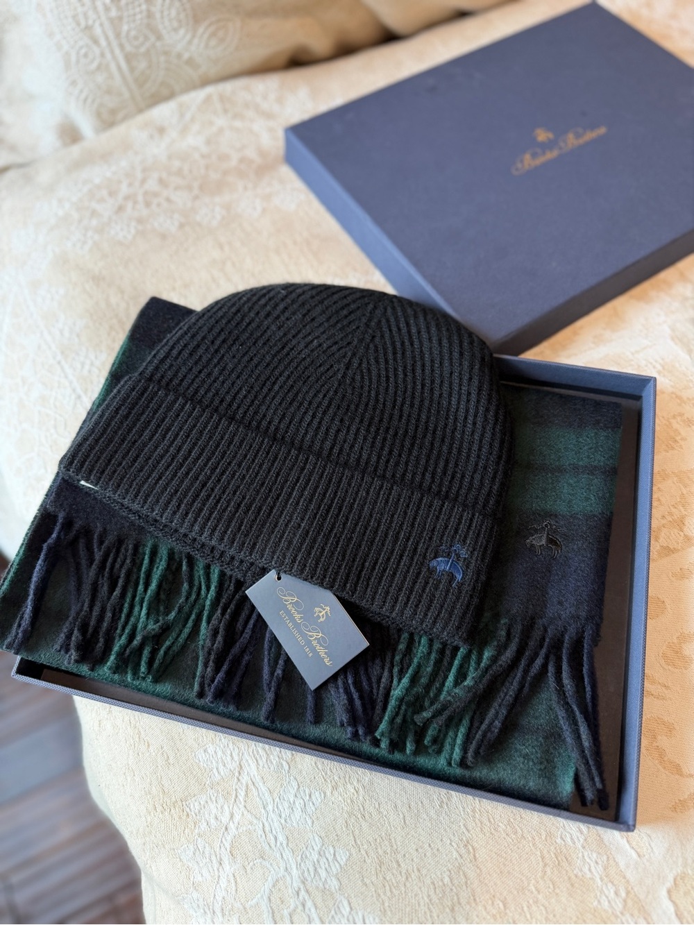 Brooks Brothers Wool Cashmere Hat & Scarf Gift Set, New in Box